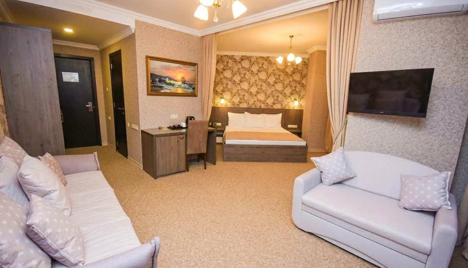 هتل اولد گاردن باتومی